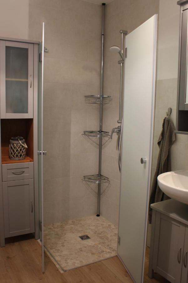 Moderne Wohnung Im Skandinavischen Stil Am Waldrand Schwielowsee Esterno foto